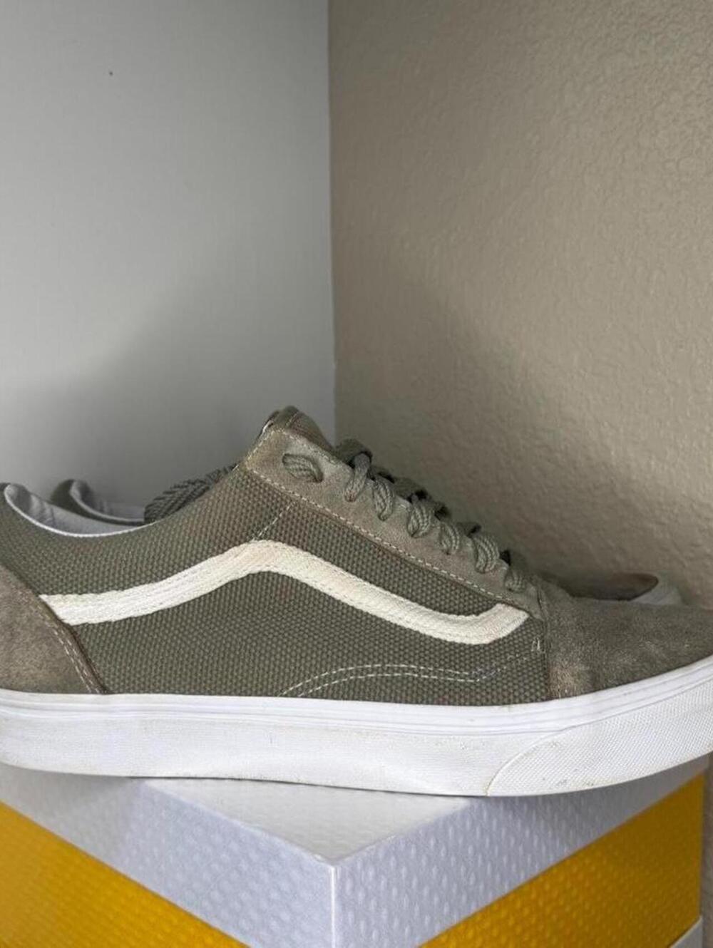 Vans Old Skool Moss Green White Gum Men’s Size 11 Skate Shoes Sneakers
